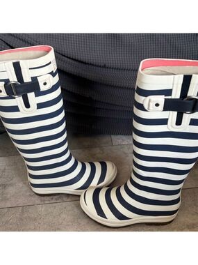 Helly Hansen Women’s Rainboots Brand new without tags Size 5